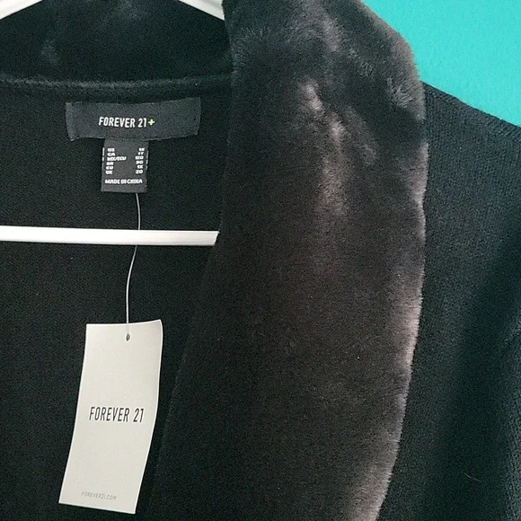 Elegant Black Women's Cardigan - Picture 4 of 8